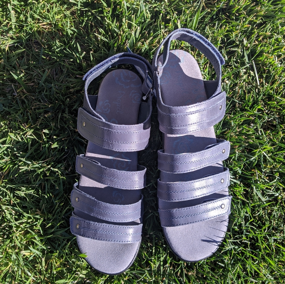 Popét Aurora Women's Sandal (Charcoal)